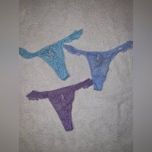 Victoria’s Secret Lace Ruffle Thong Bundle